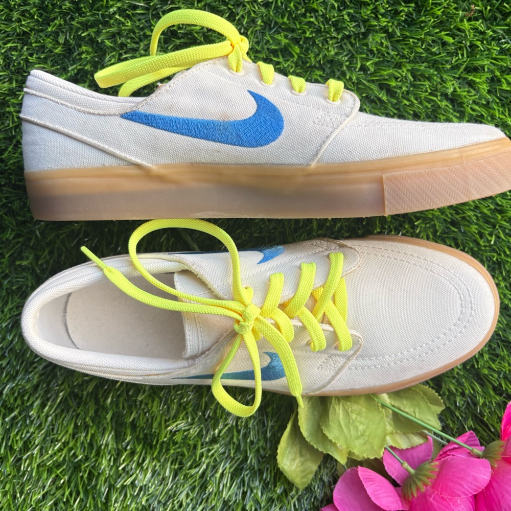 NIKE BIG KIDS SNEAKERS CREAM CANVAS BLUE SWOOSH GUMMED BOTTOMS 7